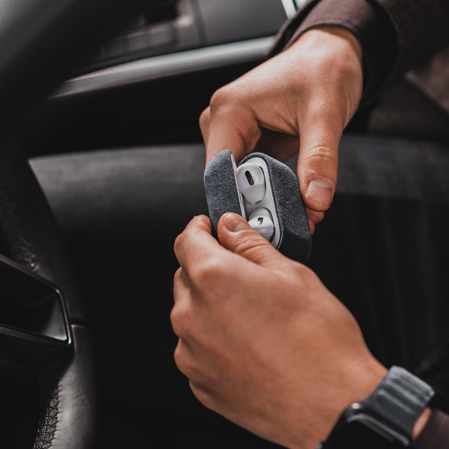 Alcantara Case - AirPods - Cinza Espacial