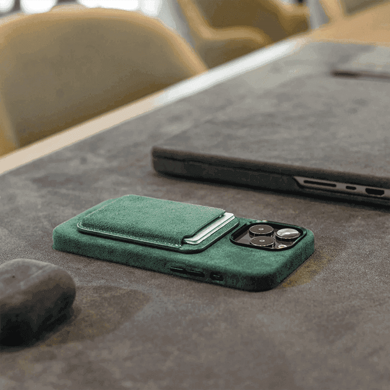Carteira Alcantara MagSafe - Verde Meia Noite